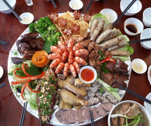 Mâm cỗ sáng tạo nhất Tết Kỷ Hợi của cô nàng 21 tuổi, ai cũng khen nức nở vì lý do đặc biệt này