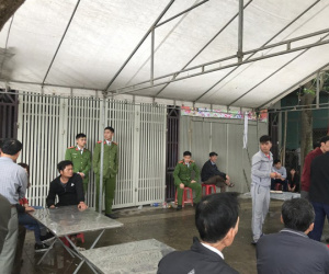 Phó phòng ngân hàng đâm bố đẻ tử vong, chém mẹ và em gái trọng thương sau khi đi liên hoan về
