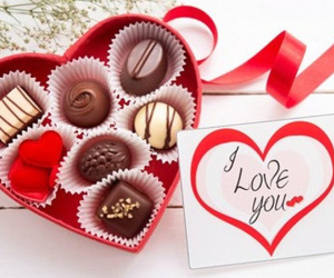 Valentine 14/2 sắp tới rồi nhưng nửa thế giới vẫn tự hỏi: Con trai hay con gái phải tặng chocolate để tỏ tình?