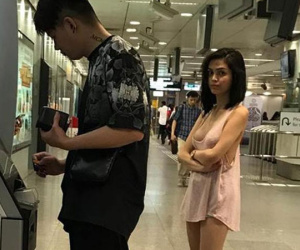 Đi rút tiền không mặc nội y, chỉ 'hững hờ' lớp áo mỏng, cô gái nổi như cồn trên MXH