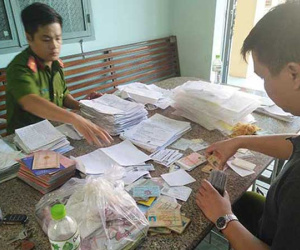 Kiểm tra nhóm xăm mình, bắt băng cho vay nặng lãi kiểu 'mua hàng trả góp'