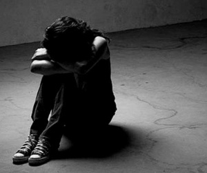Lợi dụng vợ đi bán hàng, cha dượng thủ đoạn xâm hại con riêng của vợ