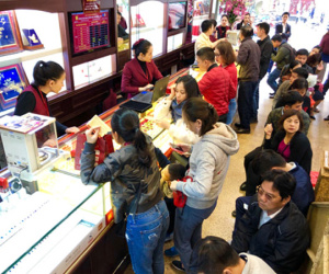 Doanh nghiệp tăng giá vàng trước ngày vía Thần Tài