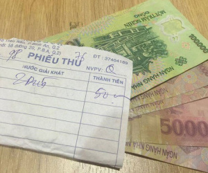 Kỳ lạ như người Sài Gòn, đi uống nước quên 450k tiền thối tưởng đã mất, 2 ngày sau quay lại nhận ngay bất ngờ