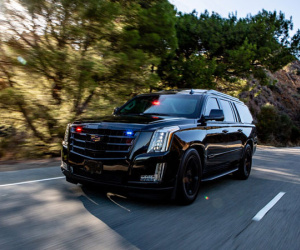 'Pháo đài' Cadillac Escalade gắn súng âm thanh, chống đạn xuyên giáp