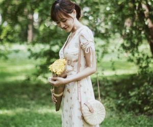 Quên quần áo dày dặn mùa lạnh đi, nàng công sở cứ sắm 5 items này là đủ mặc đẹp từ Xuân sang Hè