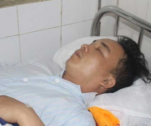 Tạm giữ hình sự phó phòng ngân hàng sát hại cha, khiến mẹ và em gái bị thương sau khi đi liên hoan về