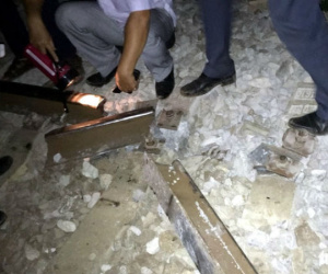 Tàu trật bánh tại Đồng Nai, đường sắt Bắc - Nam tê liệt nhiều giờ