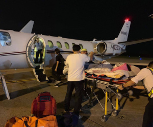 Việt kiều bị tạt axít và chém đứt gân chân khi chở bạn gái đi chơi được chuyển qua Canada điều trị bằng chuyên cơ