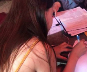 Bắt quả tang nữ tiếp viên kích dục cho khách ở chòi lá trong quán cà phê