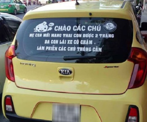 Dòng thông báo kỳ lạ dán sau cửa kính ô tô chồng khiến vợ hỉ hả, người xem cũng ôm tim 'tan chảy'