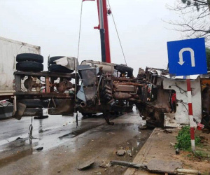 Hiện trường vụ tai nạn liên hoàn trên Quốc lộ 1A khiến 8 người thương vong
