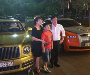 Siêu xe 40 tỷ chưa là gì, Dũng 'Lò vôi' tặng vợ nhẫn 65 tỷ