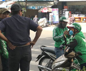 Tài xế mang áo Grab 'chặt chém' khách hàng Sài Gòn sau Tết