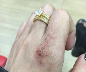 Tố chồng vũ phu đánh ngược cả vợ khi bị bắt ngoại tình tại nhà nghỉ, vợ trẻ sốc nặng khi cư dân mạng đột nhiên dành sự chú ý cho thứ này...