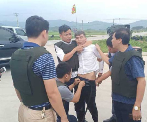 Vây nhóm đối tượng mang ma túy và vũ khí nóng ở Hà Tĩnh, tóm được 'chàng rể' đánh mẹ vợ gãy xương