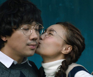‘Cua lại vợ bầu’ phá kỷ lục và câu chuyện buồn chất lượng phim Tết