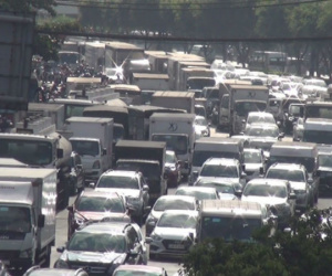 Di chuyển đoạn đường 1km mất hơn 30 phút ở Sài Gòn