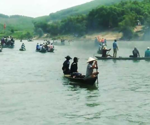Nghi phạm hiếp dâm bỏ quên dép, rơi điện thoại ở hiện trường