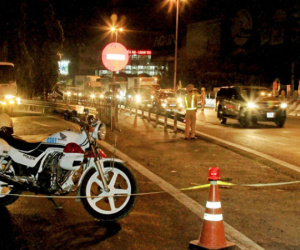 Người phụ nữ bị xe tải tông tử vong trên cầu Mỹ Thuận