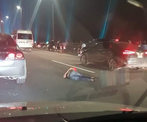 Hà Nội: Một người đàn ông đi bộ trên cầu Nhật Tân bị ô tô tông nguy kịch