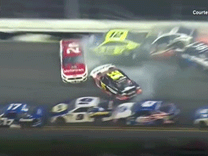 Video: Tai nạn kinh hoàng trên đường đua xe quốc tế Daytona