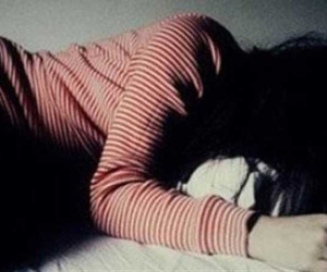 Nam thanh niên tới nhà chơi rồi hiếp dâm luôn con gái 13 tuổi của bạn gái