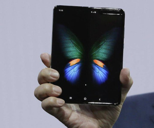 Xuất sắc là thế nhưng Galaxy Fold vẫn chưa được bán ra ngay