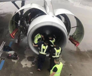 Khách Trung Quốc ném đồng xu vào động cơ để cầu may, chuyến bay bị hủy