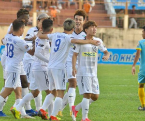 Sanna Khánh Hòa 1-4 HAGL: Tân binh Chevaughn lập cú đúp, HAGL phá lời nguyền mang tên Sanna Khánh Hòa