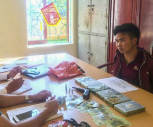 2 đối tượng mang 6 bánh heroin và súng đã lên đạn sa lưới ở Điện Biên