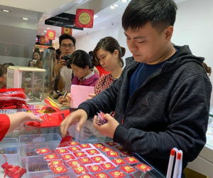 Giá vàng hôm nay 24/2: Giảm nhanh rồi đột ngột tăng mạnh