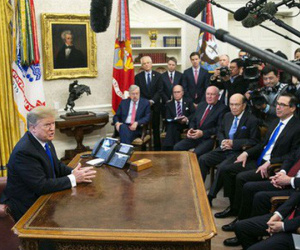 Ông Donald Trump bị 'lên lớp', Phó Thủ tướng Trung Quốc bật cười