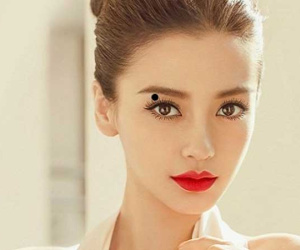 5 nốt ruồi trên mặt báo hiệu phụ nữ tình duyên lận đận, dễ '2 lần đò', xóa càng sớm càng tốt