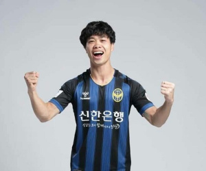 Incheon United dùng hit 'Chúng ta không thuộc về nhau' của Sơn Tùng MTP để chào đón Công Phượng