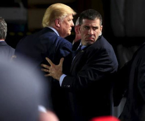 Mật vụ Mỹ bảo vệ ông Trump thế nào khi công du nước ngoài?
