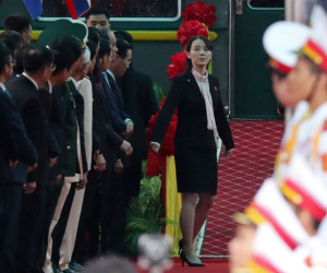 Chân dung em gái chủ tịch Kim - người cẩn thận thị sát sân ga Đồng Đăng trước khi anh trai xuống tàu