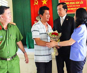 Tòa ở Long An bị buộc bồi thường gần 300 triệu đồng vì xử oan