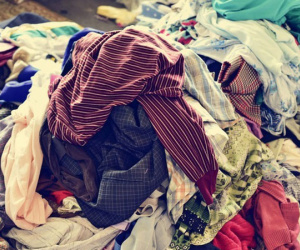 Cô gái dọn tủ vứt bỏ đi 5 bao tải quần áo: Cái kết bất ngờ không thể tin nổi