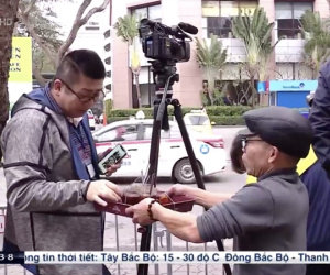 Hội nghị thượng đỉnh Mỹ - Triều: Ông chú Hà Nội phát trà đá miễn phí cho phóng viên, cô bán hàng tặng bạn bè quốc tế chiếc mũ Việt Nam