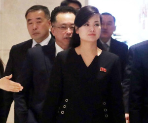 Nhan sắc nữ ca sĩ quyền lực tháp tùng ông Kim Jong Un đến Hà Nội