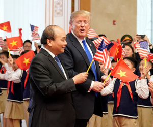Video: Tổng thống Mỹ Donald Trump khen trụ sở Chính phủ