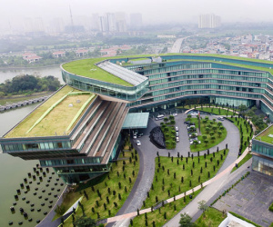 Chủ sở hữu khách sạn JW Marriott, nơi Tổng thống Trump lưu trú, là ai?
