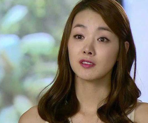 Bị mẹ chồng làm khó khi xin về ngoại, nàng dâu đang ngoan hiền bỗng cãi 1 câu khiến bà câm nín