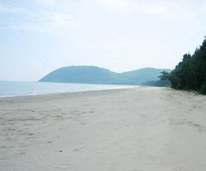 Nghi án chú họ xâm hại cháu gái 13 tuổi ở bãi biển trong đêm