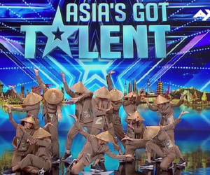 Nhóm nhảy Việt mặc áo bà ba, đội nón lá gây bất ngờ trên sân khấu Asia’s Got Talent
