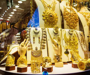 Giá vàng hôm nay 4/3: Giảm mạnh trước sức ép của USD