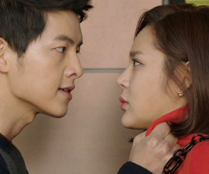 Vợ nhận được lời đề nghị không tưởng từ người đàn ông bàn kế bên khi bị chồng tát cháy má