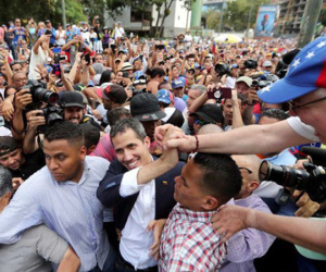 Bị cấm xuất cảnh, vì sao thủ lĩnh đối lập ra vào Venezuela dễ dàng?