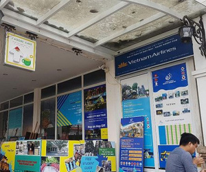 Đất vàng công sở, hàng quán bủa vây